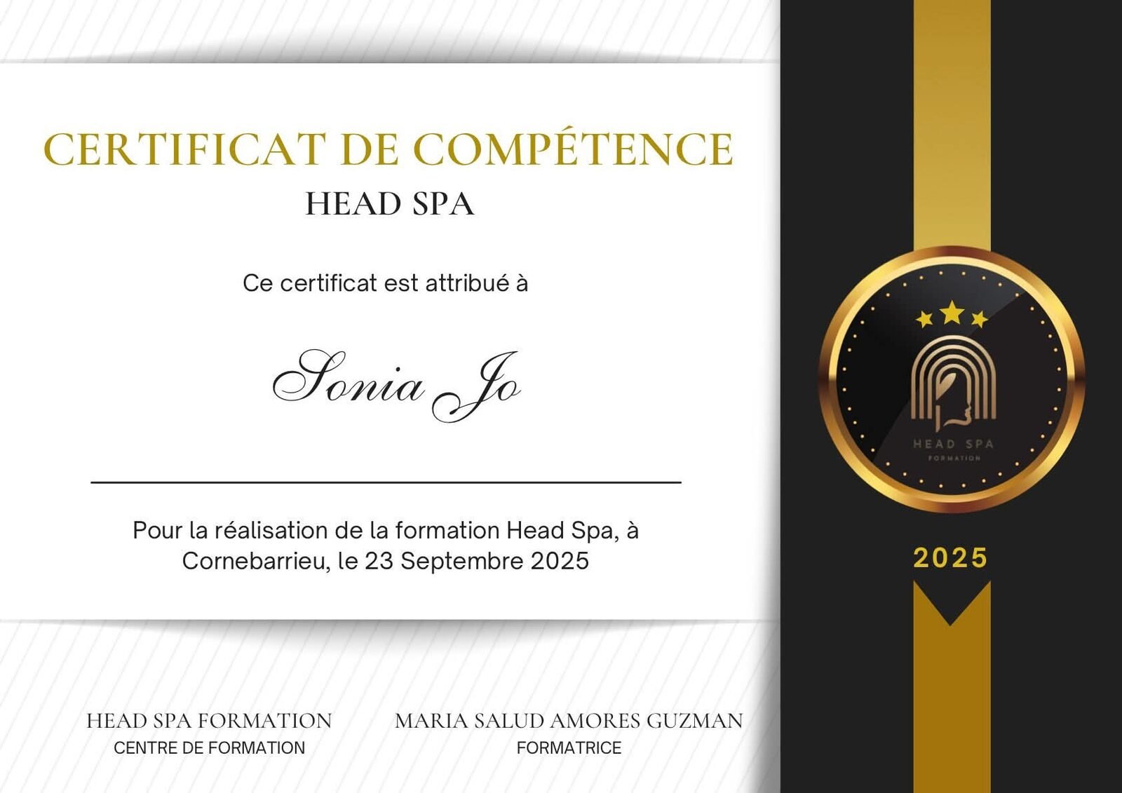 Sonia Jo, dans son cabinet